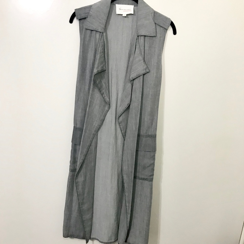 Two by Vince Camuto belted vest
